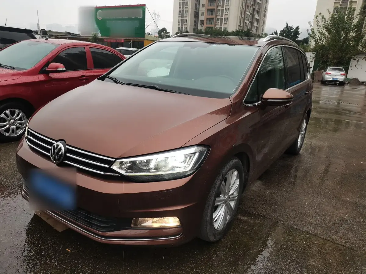 2016 Volkswagen Touran 1.8T 180HP L4 7DCT