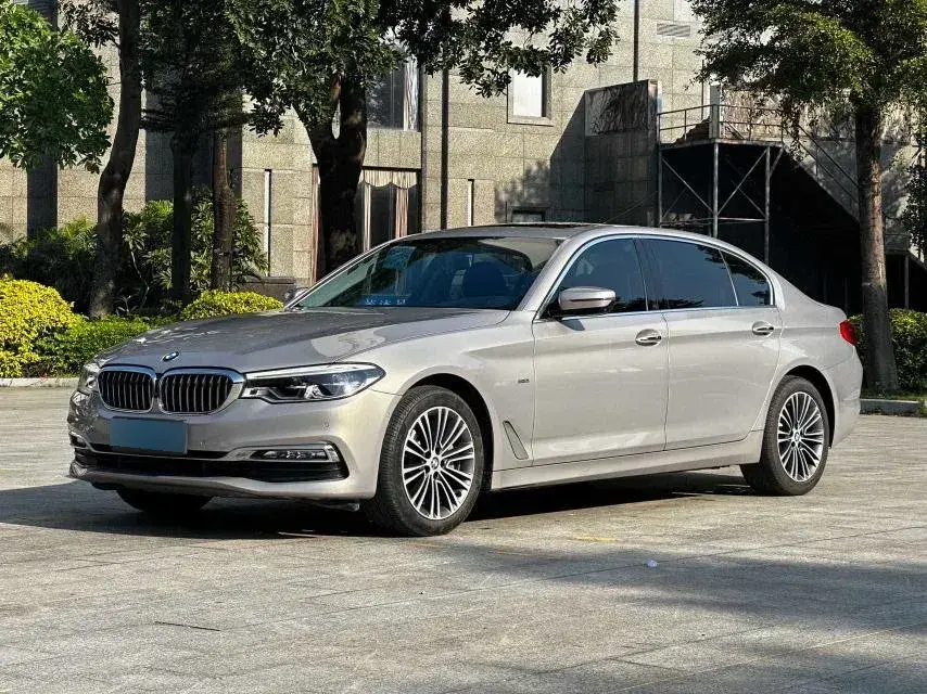 2018 BMW 5 Series 2.0T 252HP L4 8AT