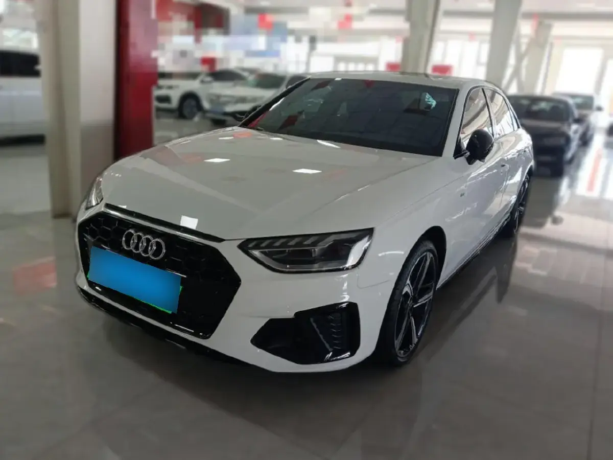 2024 Audi A4L 2.0T 190HP L4 7DCT