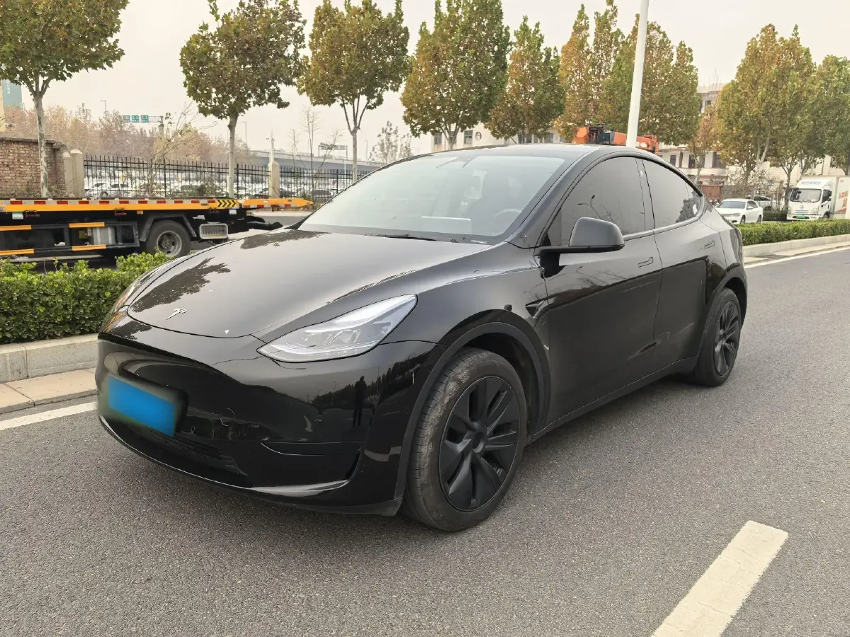 2023 Tesla Model Y BEV 60KWH
