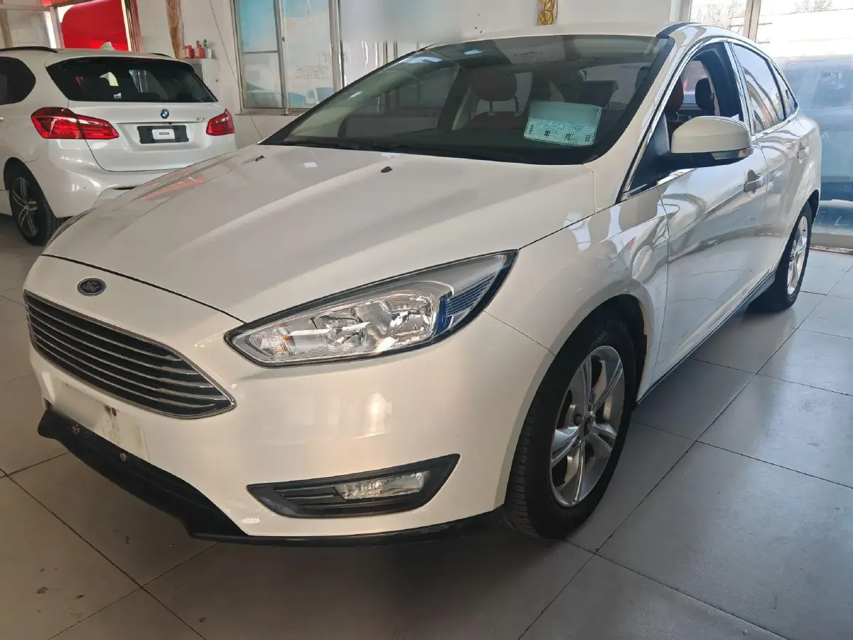 2015 Ford Focus 1.6L 125HP L4 6DCT