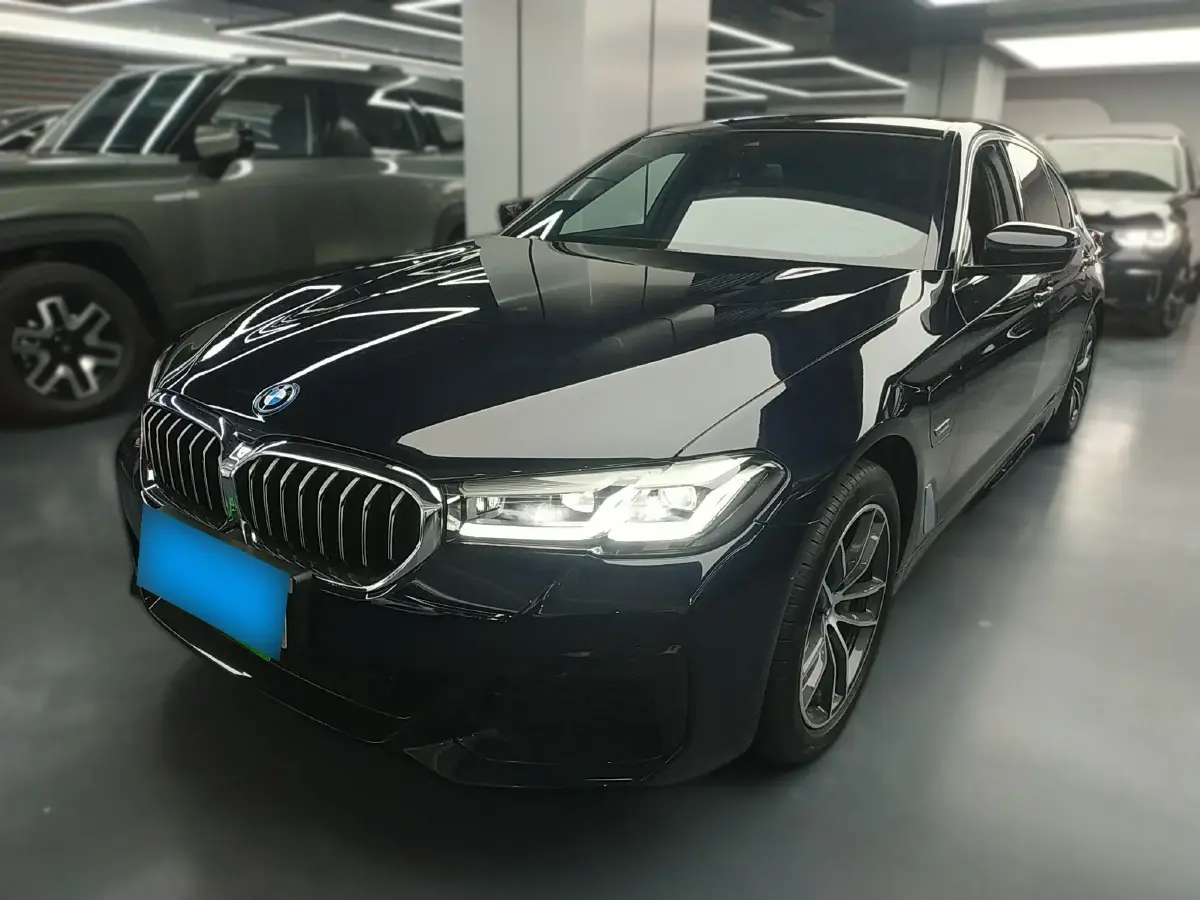 2022 BMW 5 Series 2.0T 184HP L4 8AT PHEV 17.7KWH