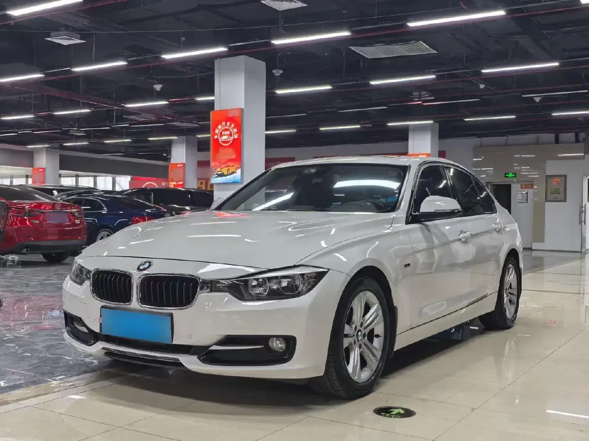 2013 BMW 3 Series 1.6T 136HP L4 8AT