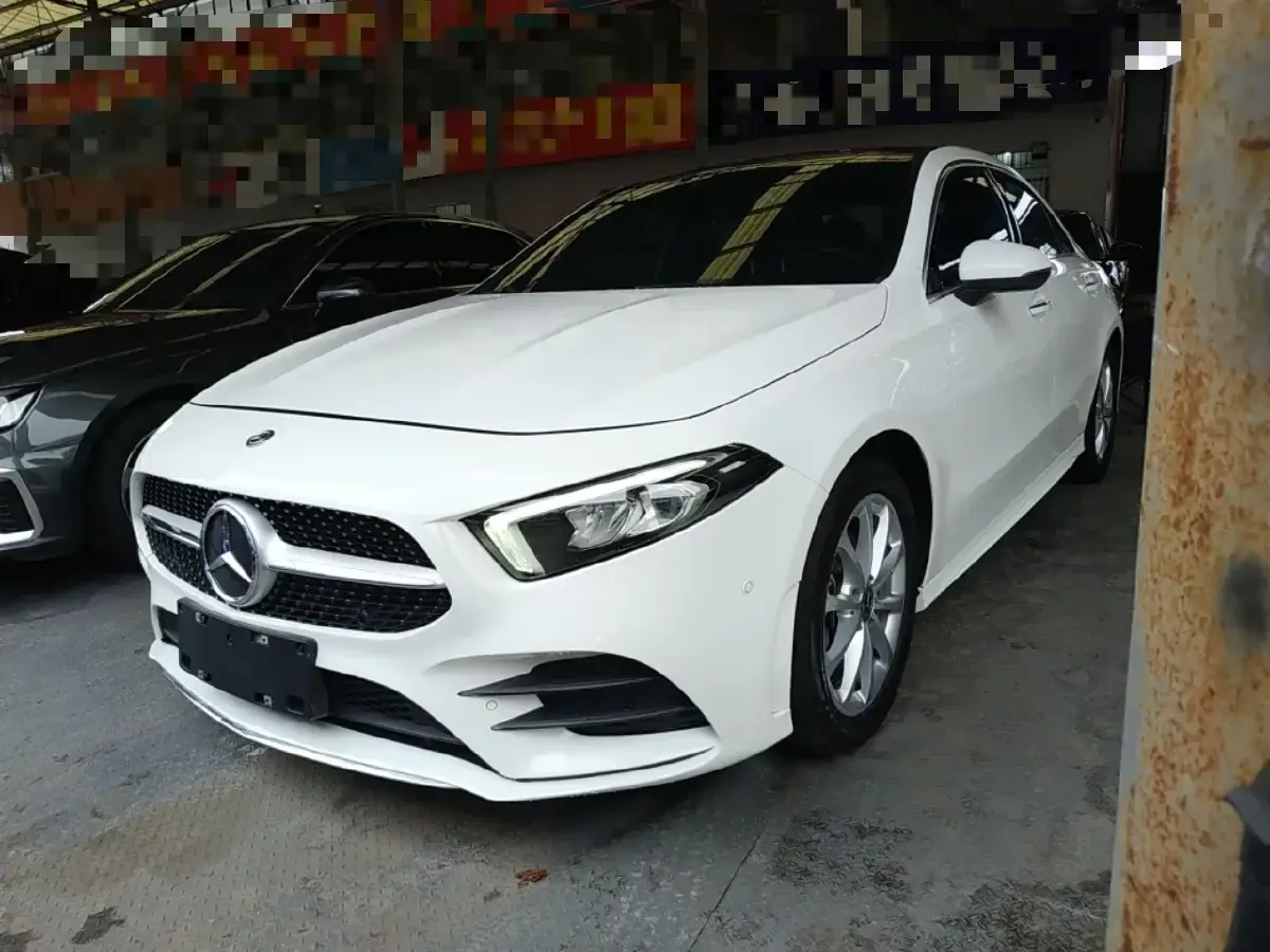 2019 Mercedes-Benz A Class 1.3T 163HP L4 7DCT