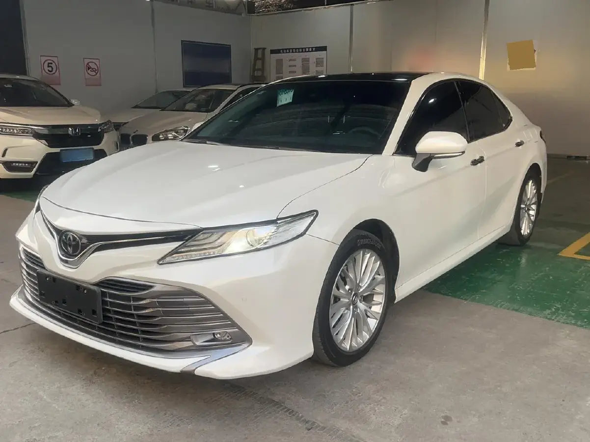 2019 Toyota Camry 2.5L 209HP L4 8AT
