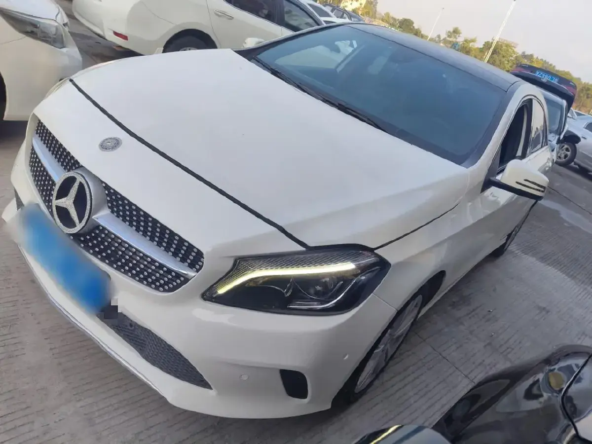 2017 Mercedes-Benz A Class 1.6T 156HP L4 7DCT