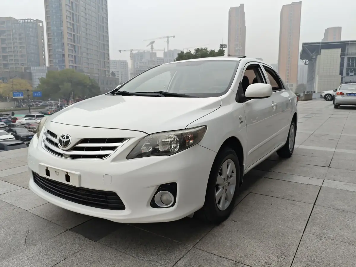 2013 Toyota Corolla 1.6L 122HP L4 4AT