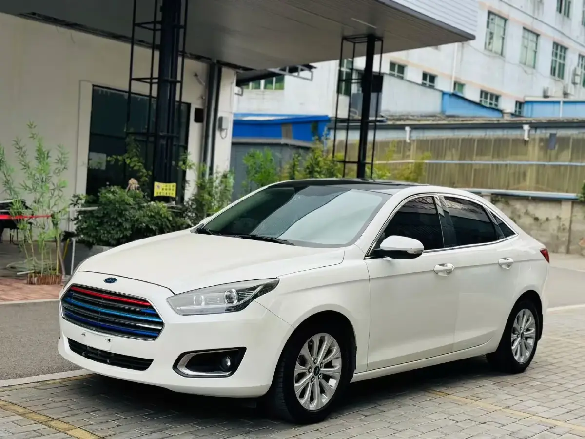 2015 Ford Escort 1.5L 113HP L4 6AT