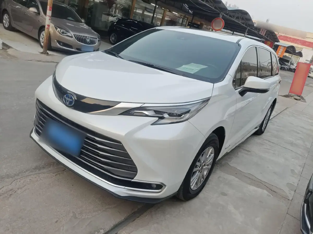 2021 Toyota Sienna 2.5L 192HP L4 E-CVT Hybrid