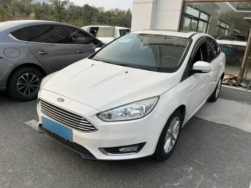2015 Ford Focus 1.6L 125HP L4 6DCT