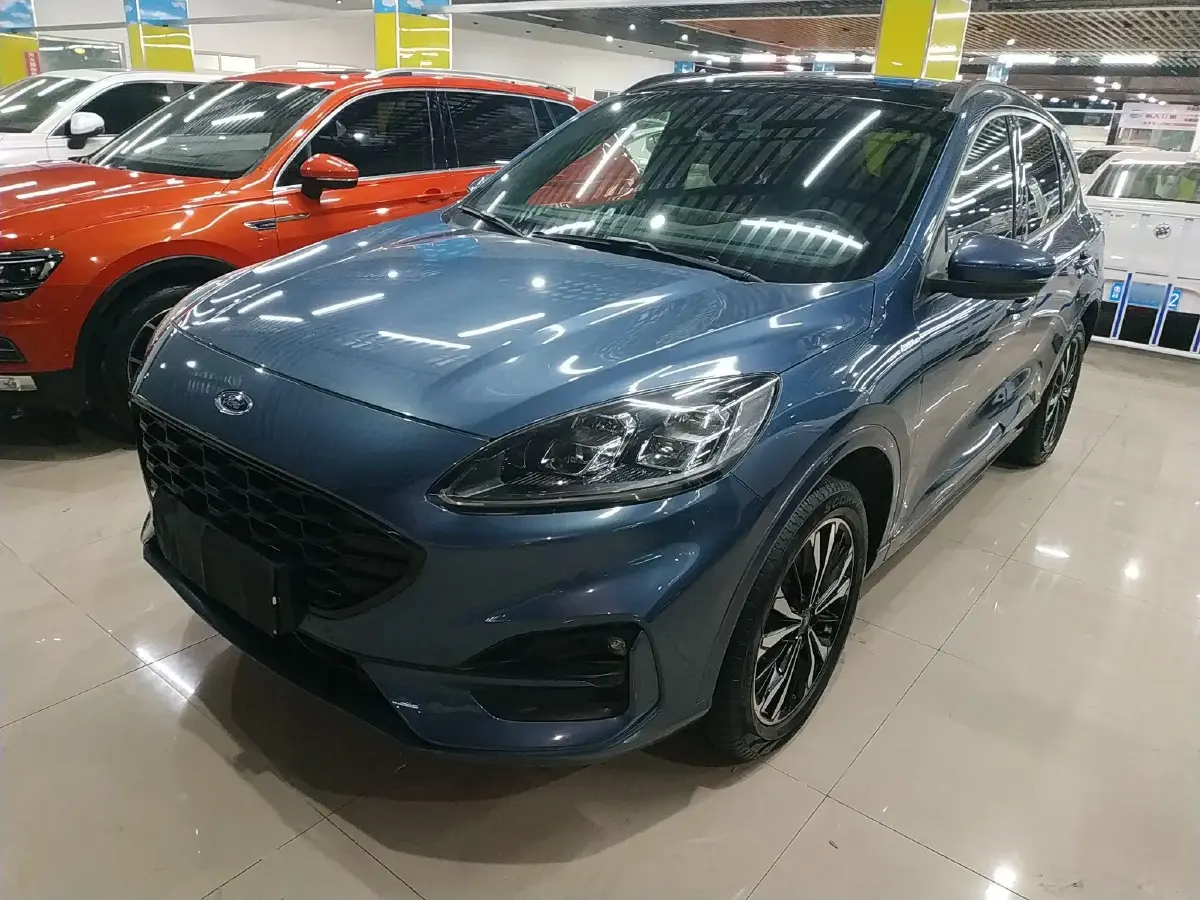 2020 Ford Escape 2.0T 248HP L4 8AT