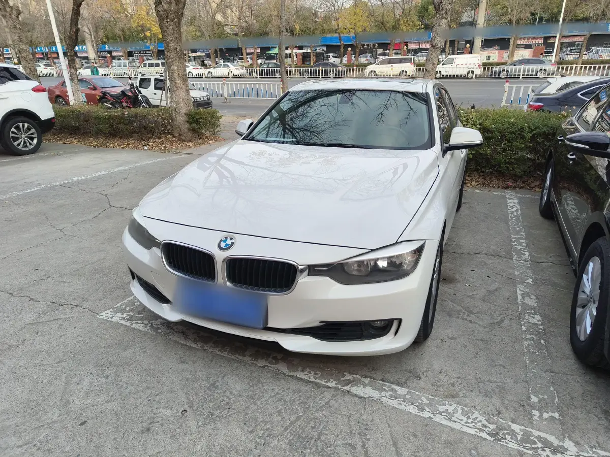 2014 BMW 3 Series 2.0T 184HP L4 8AT