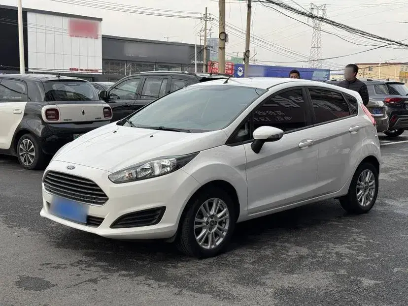 2013 Ford Fiesta 1.5L 110HP L4 5MT