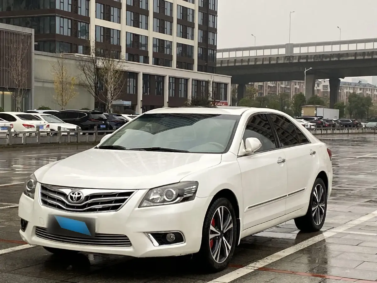 2013 Toyota Camry 2.0L 147HP L4 4AT