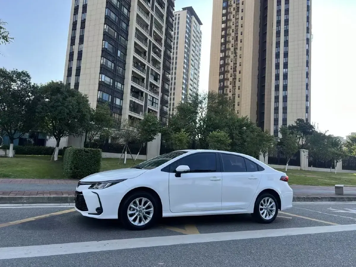 2021 Toyota Corolla 1.2T 116HP L4 CVT