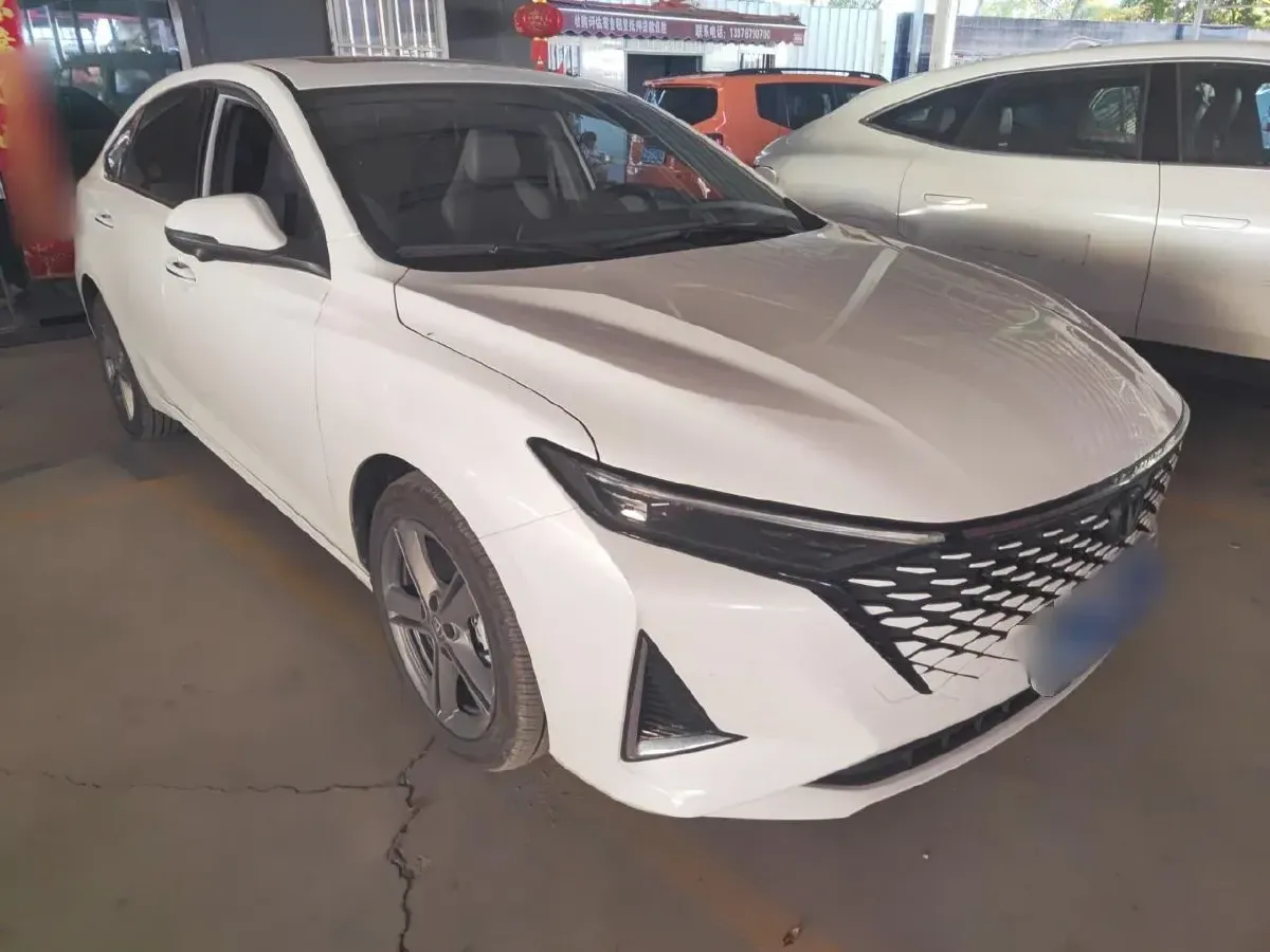 2023 ChangAn Raeton Plus 1.5T 188HP L4 7DCT,autocango,china used car exporter,china ev exporter,chinese used car exporter,chinese used ev exporter