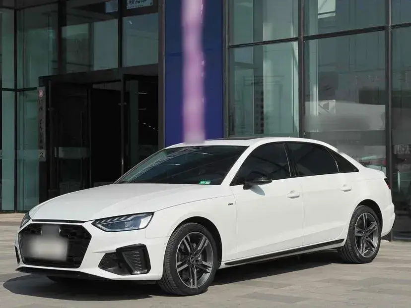 2022 Audi A4L 2.0T 190HP L4 7DCT