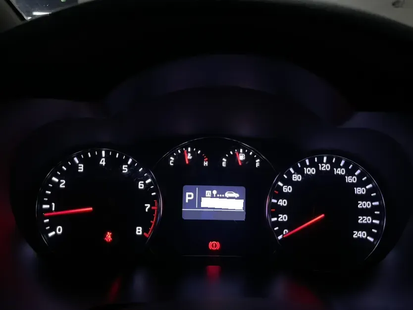 2013 Kia Carens 2.0L 152HP L4 6AT,autocango,china used car exporter,china ev exporter,chinese used car exporter,chinese used ev exporter