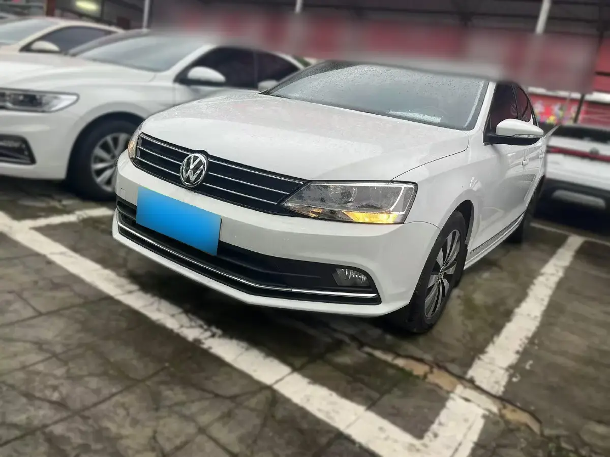 2018 Volkswagen Sagitar 1.4T 150HP L4 7DCT