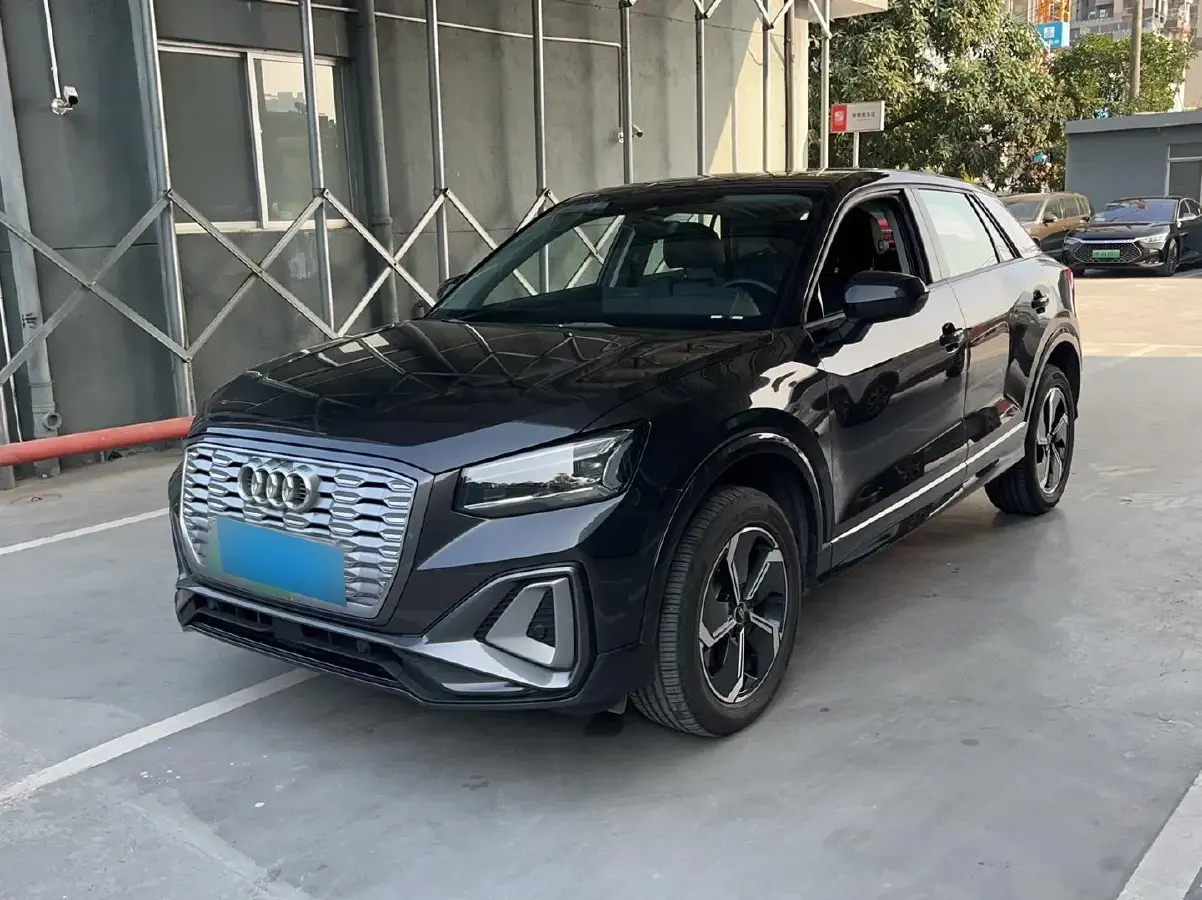 2022 Audi Q2L e-tron BEV 44.1KWH