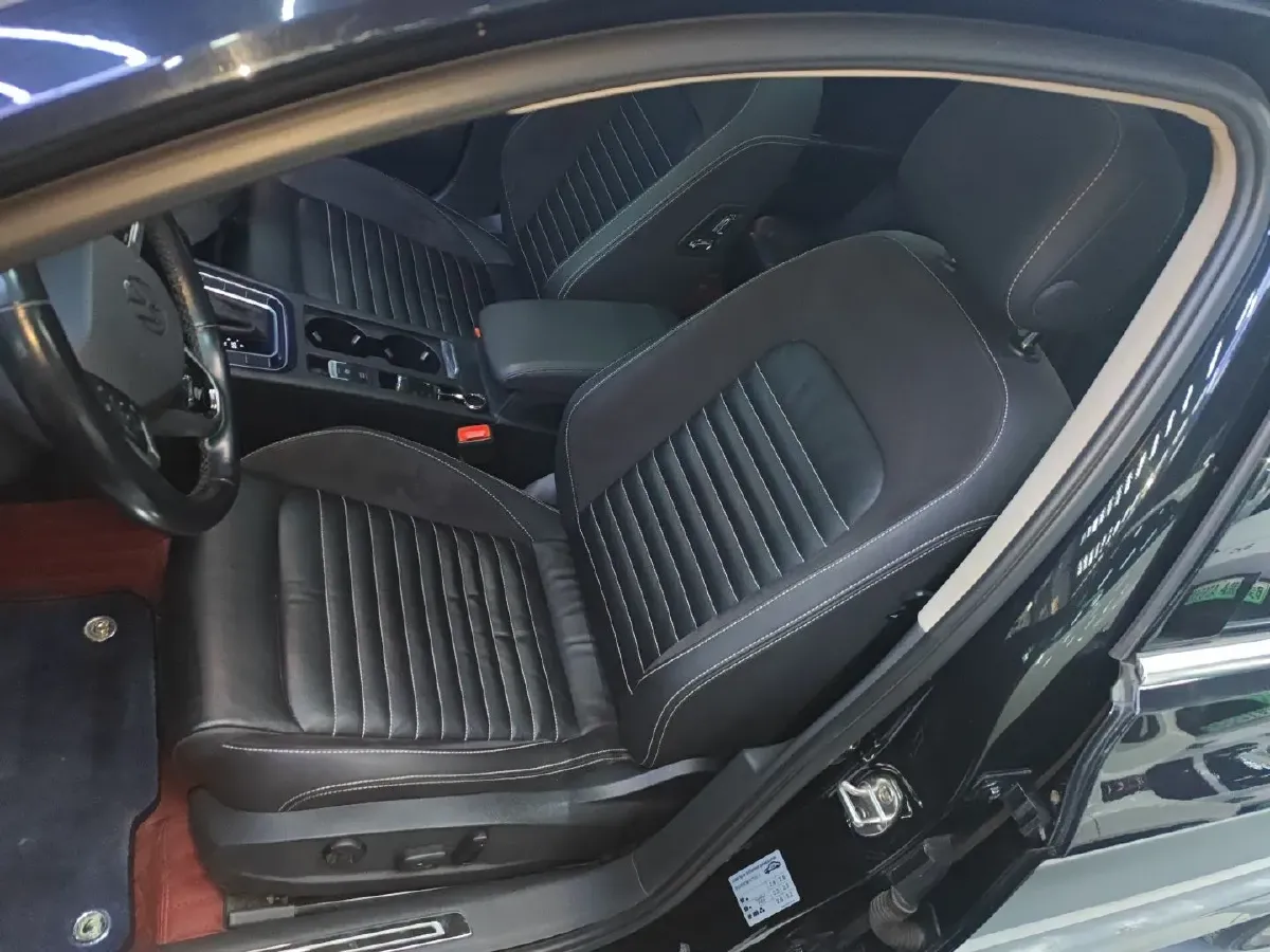 2020 Volkswagen Magotan 2.0T 186HP L4 7DCT,autocango,china used car exporter,china ev exporter,chinese used car exporter,chinese used ev exporter