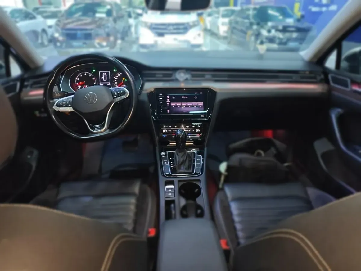 2020 Volkswagen Magotan 2.0T 186HP L4 7DCT,autocango,china used car exporter,china ev exporter,chinese used car exporter,chinese used ev exporter