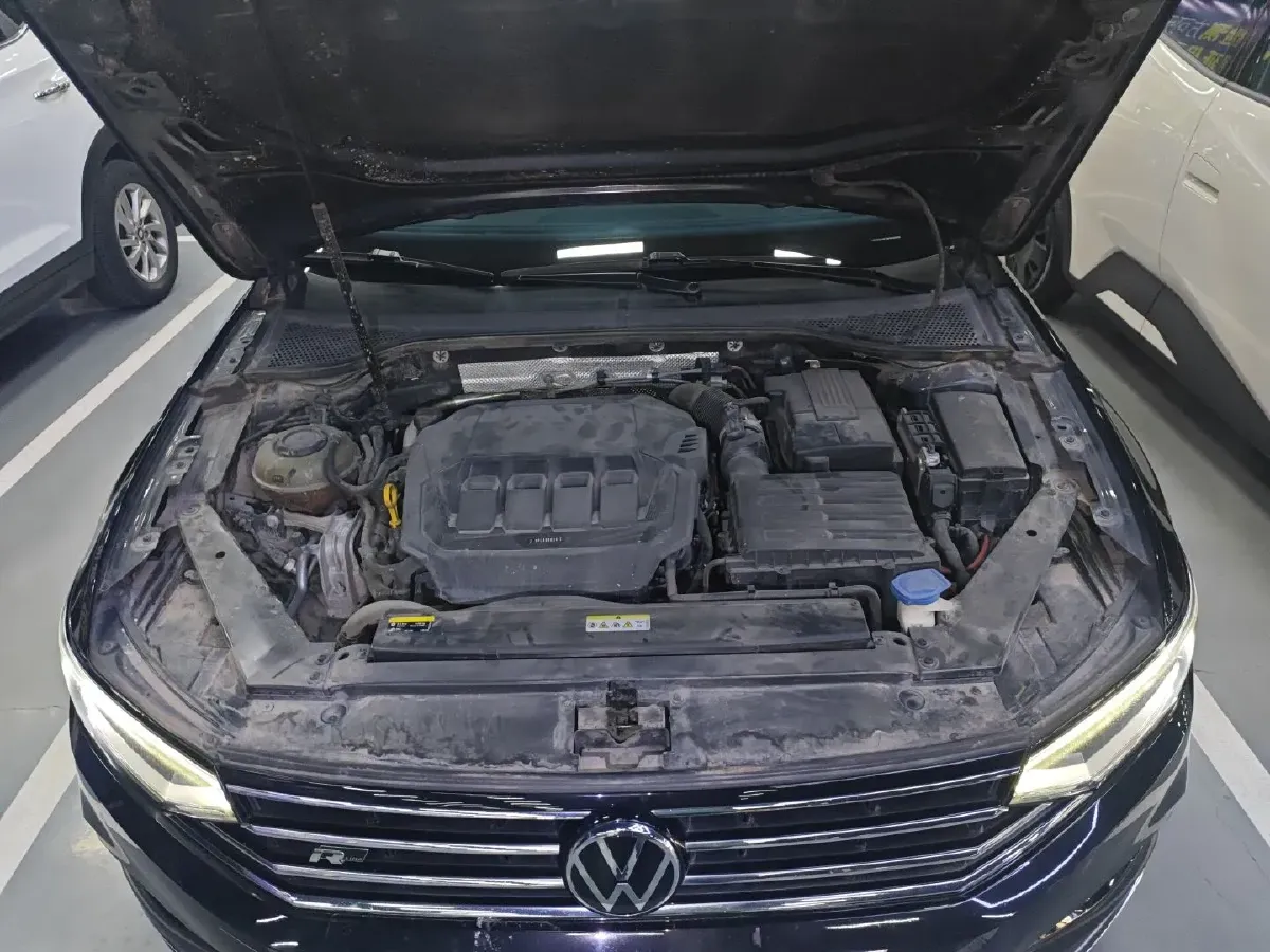 2020 Volkswagen Magotan 2.0T 186HP L4 7DCT,autocango,china used car exporter,china ev exporter,chinese used car exporter,chinese used ev exporter