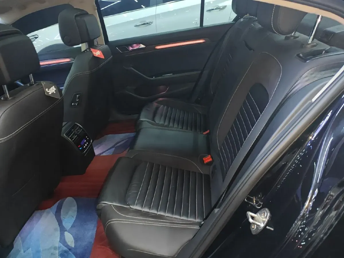 2020 Volkswagen Magotan 2.0T 186HP L4 7DCT,autocango,china used car exporter,china ev exporter,chinese used car exporter,chinese used ev exporter