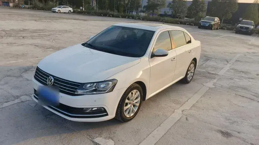 2015 Volkswagen Lavida 1.6L 110HP L4 5MT
