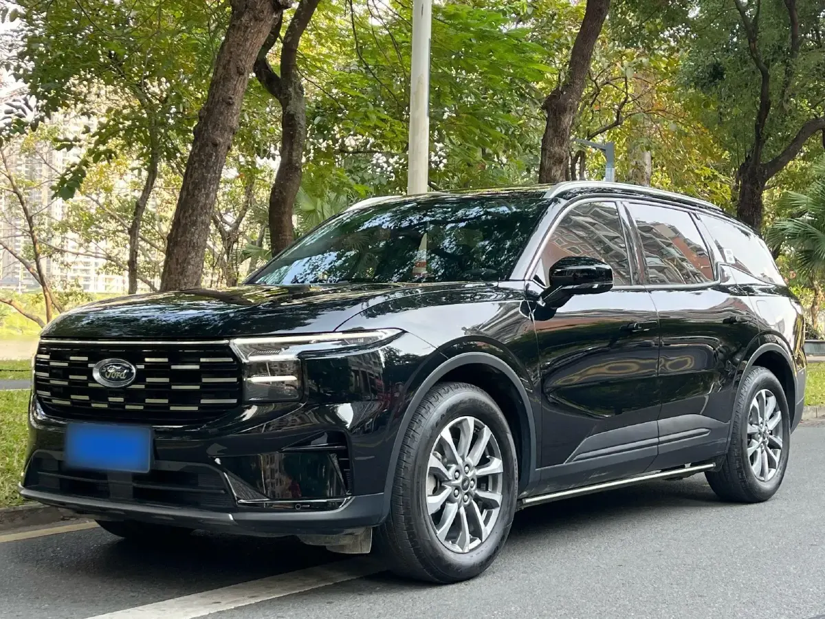 2023 Ford Edge 2.0T 252HP L4 8AT