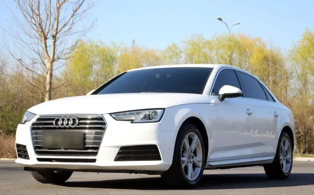 2017 Audi A4L 2.0T 190HP L4 7DCT