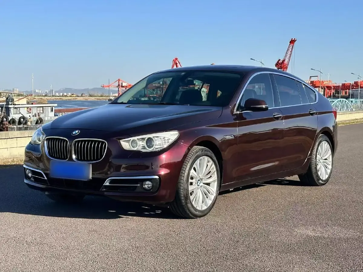 2014 BMW 5 Series GT 2.0T 245HP L4 8AT