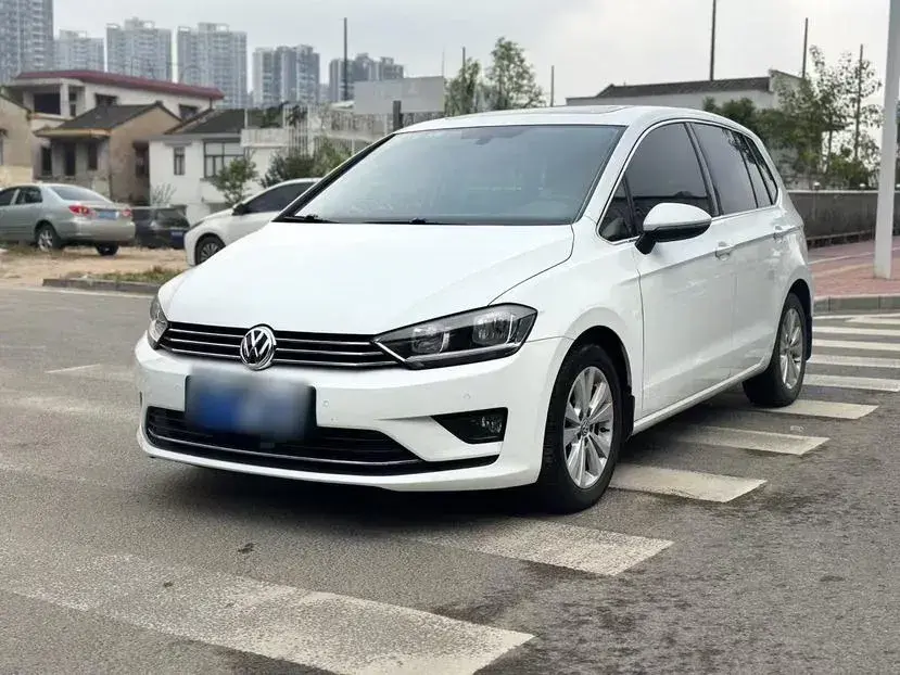 2016 Volkswagen Golf Sportsvan 1.4T 131HP L4 7DCT