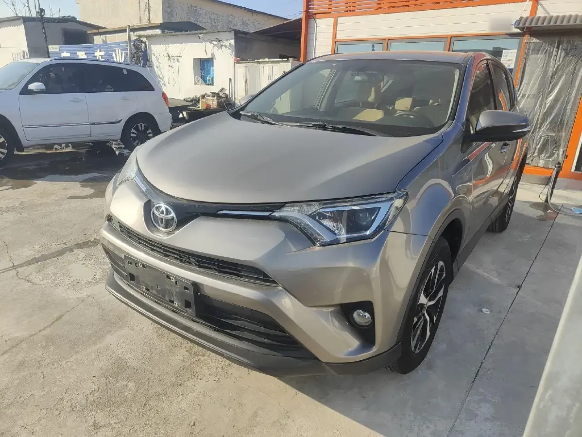 2016 Toyota RAV4 2.0L 151HP L4 CVT