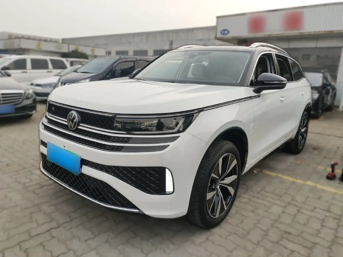 2023 Volkswagen Tavendor 2.0T 220HP L4 7DCT