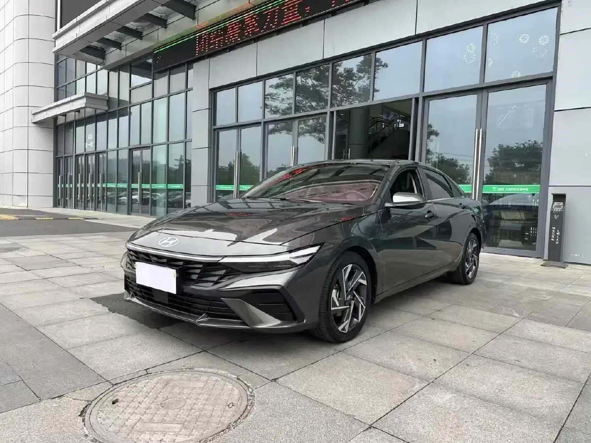 2023 Hyundai Elantra 1.5L 115HP L4 CVT