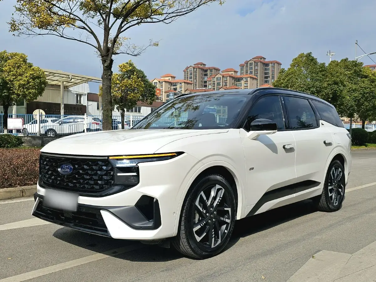 2023 Ford Edge 2.0T 275HP L4 E-CVT Hybrid