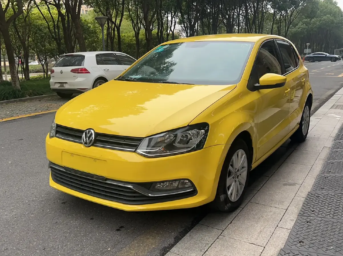 2014 Volkswagen Polo 1.4L 90HP L4 6AT