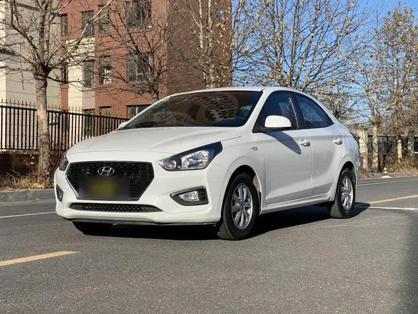 2017 Hyundai Reina 1.4L 95HP L4 5MT