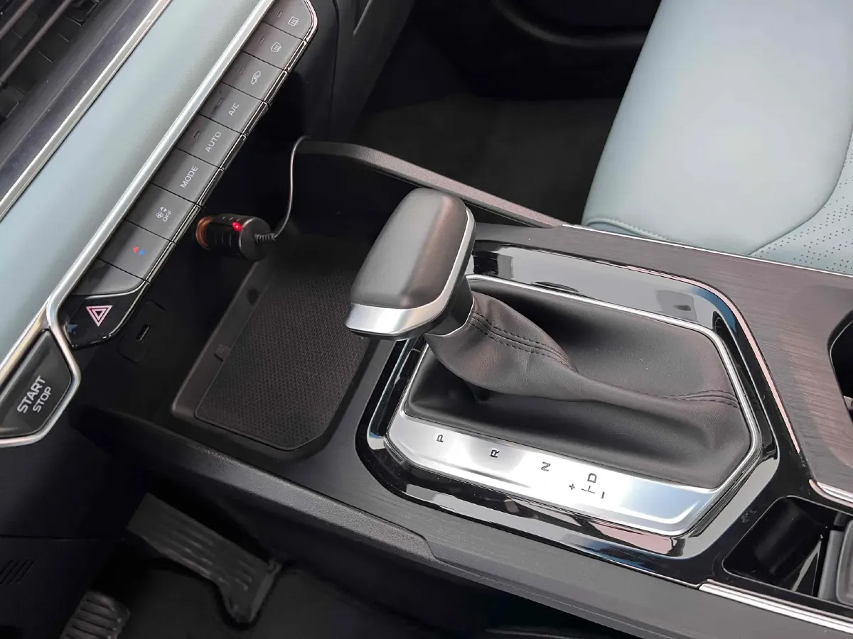 2022 Geely Emgrand S 1.4T 141HP L4 CVT,autocango,china used car exporter,china ev exporter,chinese used car exporter,chinese used ev exporter