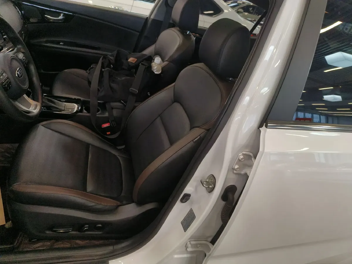 2017 Kia Cachet 1.8L 143HP L4 6AT,autocango,china used car exporter,china ev exporter,chinese used car exporter,chinese used ev exporter