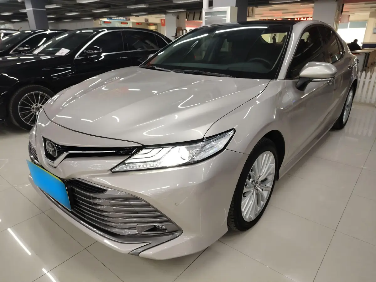 2018 Toyota Camry 2.5L 209HP L4 8AT