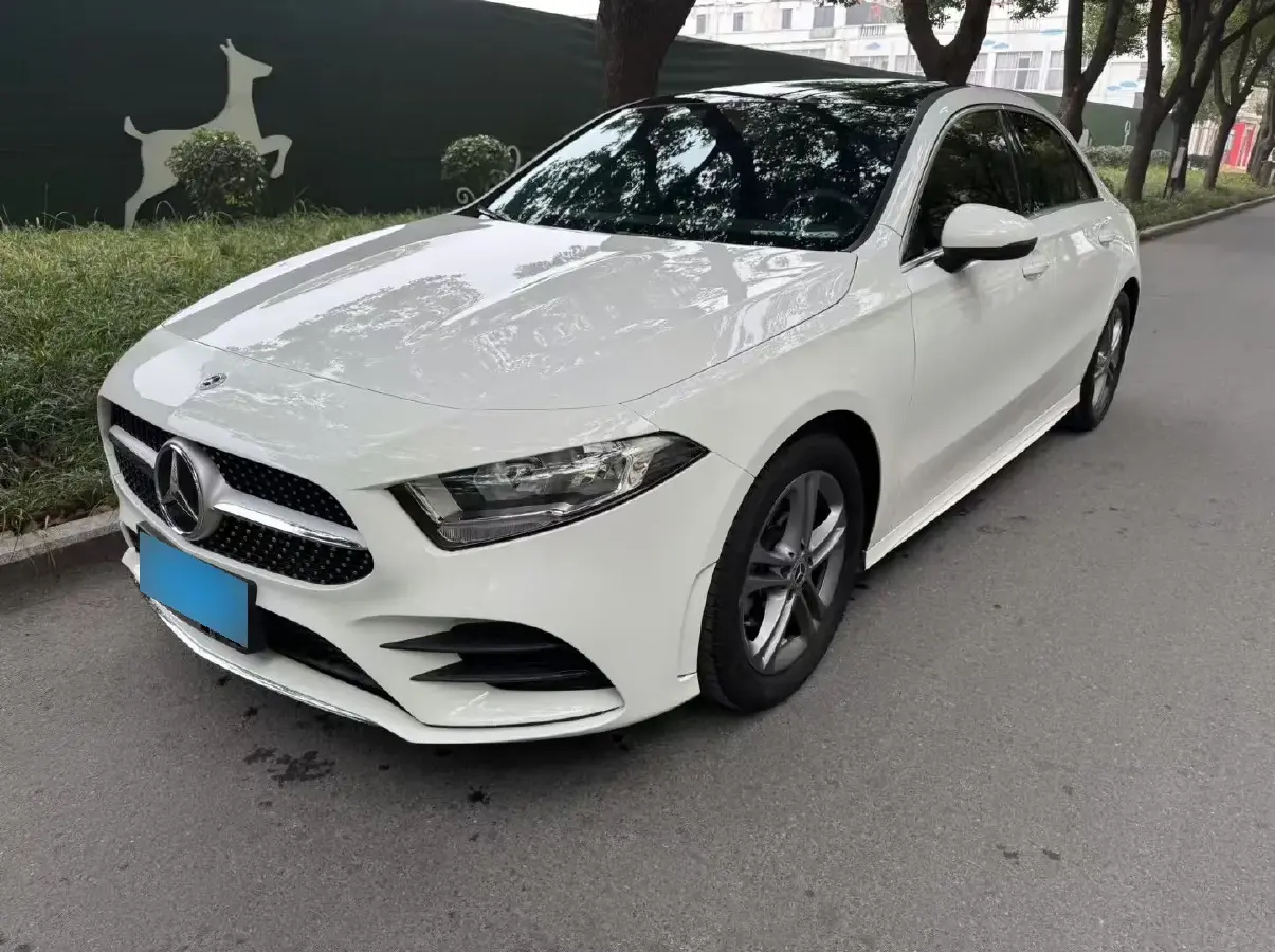 2021 Mercedes-Benz A Class 1.3T 136HP L4 7DCT