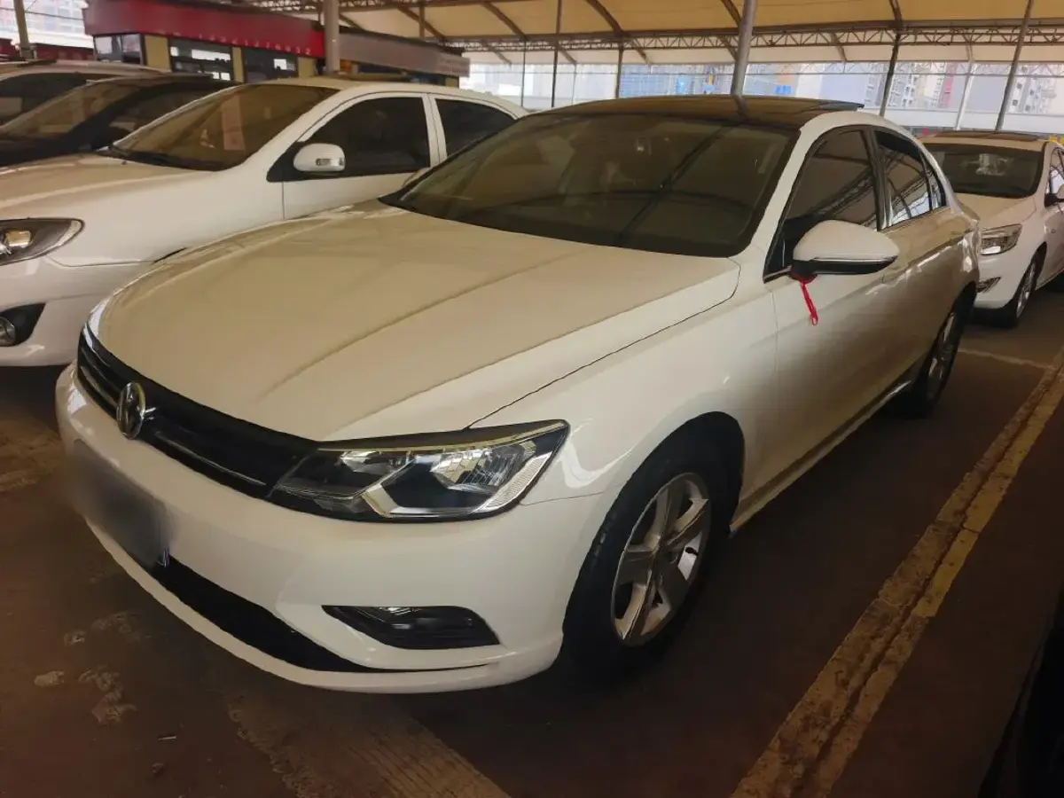 2017 Volkswagen Lamando 1.4T 131HP L4 7DCT