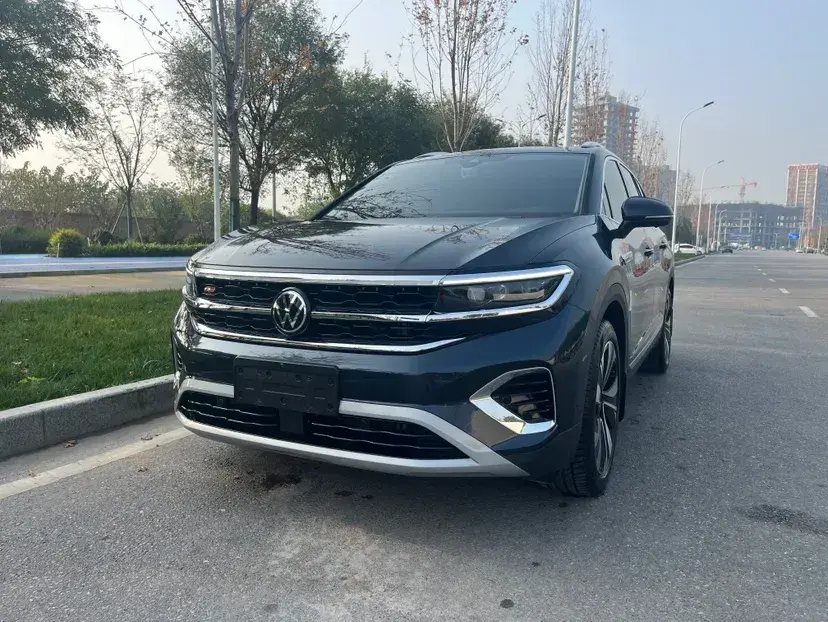 2023 Volkswagen Talagon 2.0T 220HP L4 7DCT