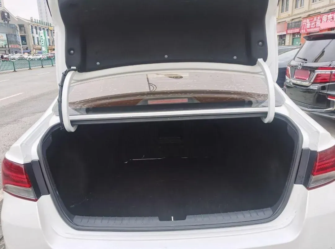 2017 Kia Cachet 1.8L 143HP L4 6AT,autocango,china used car exporter,china ev exporter,chinese used car exporter,chinese used ev exporter