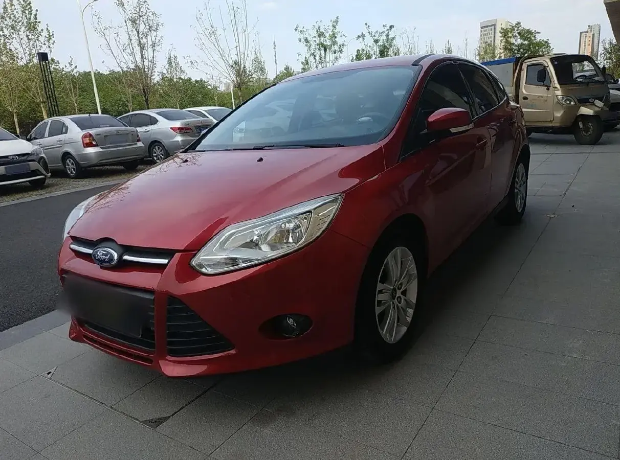 2012 Ford Focus 1.6L 125HP L4 6DCT