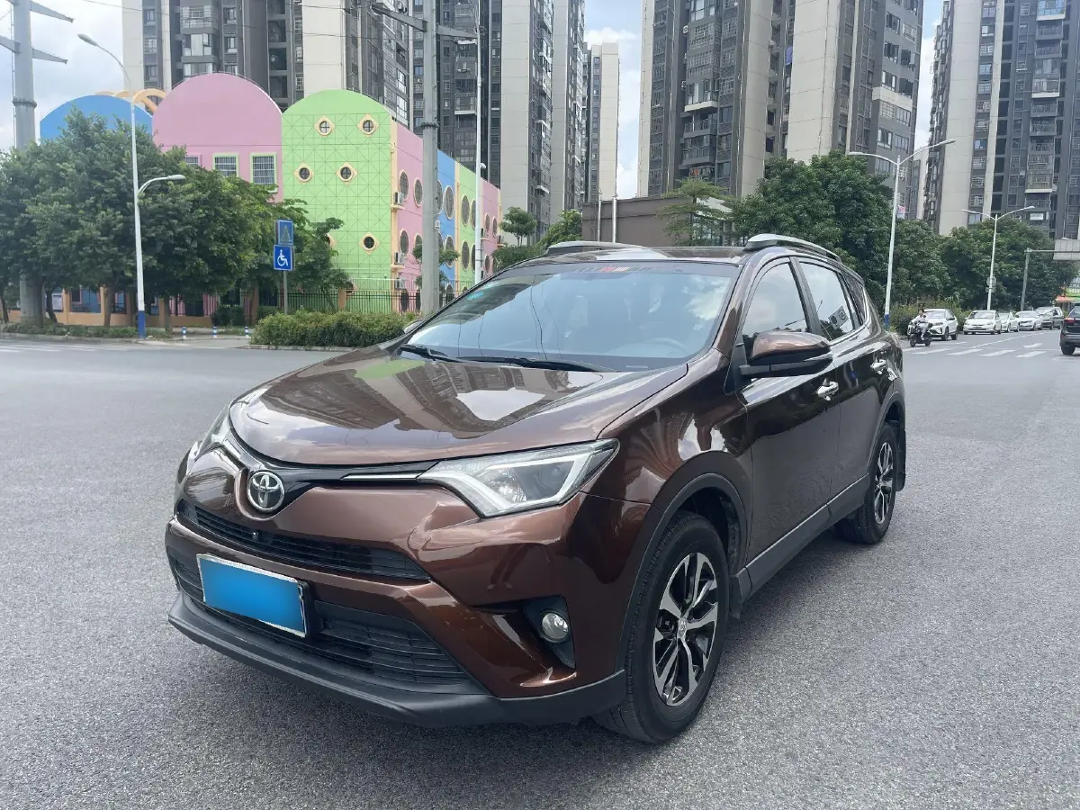 2016 Toyota RAV4 2.0L 151HP L4 CVT