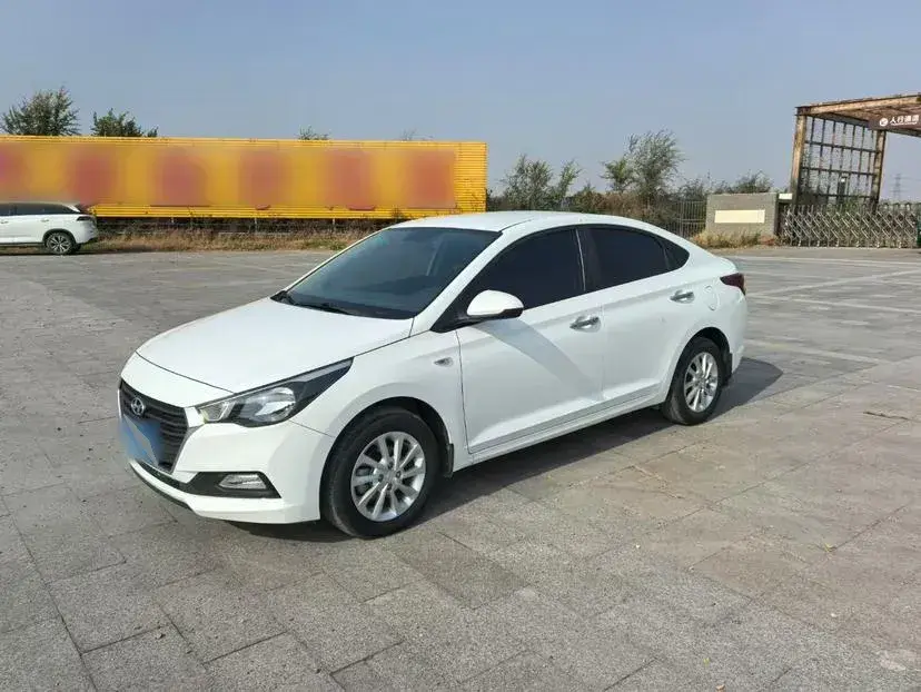 2016 Hyundai Verna 1.4L 100HP L4 6AT