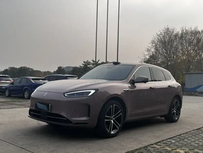 2023 HIMA M5 BEV 80KWH